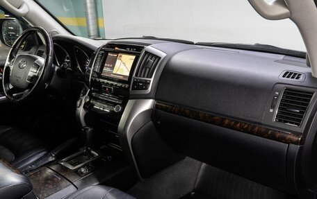 Toyota Land Cruiser 200, 2014 год, 4 589 000 рублей, 21 фотография