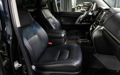 Toyota Land Cruiser 200, 2014 год, 4 589 000 рублей, 22 фотография