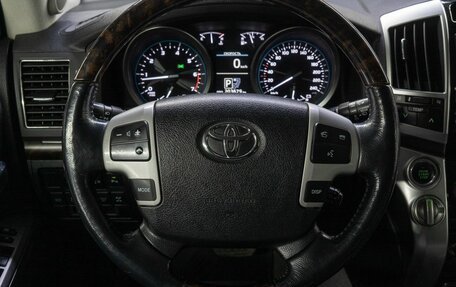 Toyota Land Cruiser 200, 2014 год, 4 589 000 рублей, 24 фотография