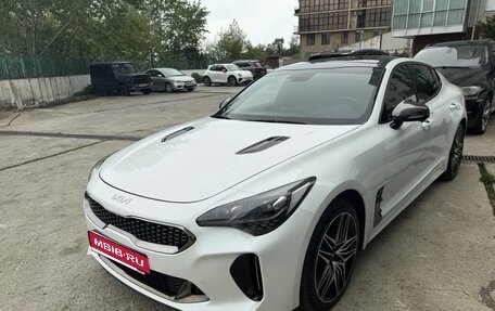 KIA Stinger I, 2022 год, 3 350 000 рублей, 1 фотография