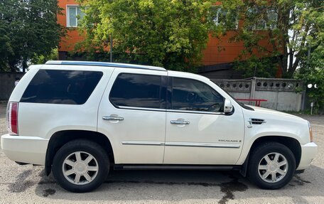Cadillac Escalade III, 2008 год, 1 850 000 рублей, 4 фотография