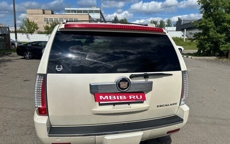 Cadillac Escalade III, 2008 год, 1 850 000 рублей, 10 фотография