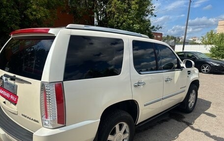 Cadillac Escalade III, 2008 год, 1 850 000 рублей, 9 фотография