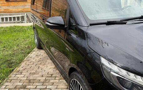 Mercedes-Benz V-Класс, 2017 год, 4 450 000 рублей, 3 фотография