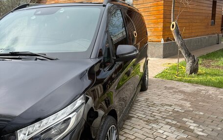 Mercedes-Benz V-Класс, 2017 год, 4 450 000 рублей, 2 фотография