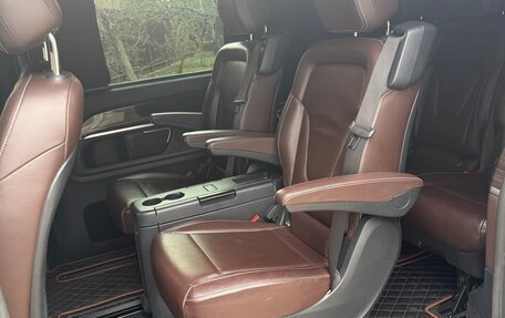 Mercedes-Benz V-Класс, 2017 год, 4 450 000 рублей, 12 фотография