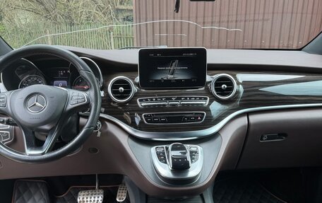 Mercedes-Benz V-Класс, 2017 год, 4 450 000 рублей, 9 фотография