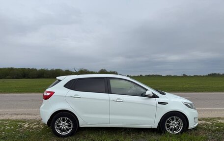 KIA Rio III рестайлинг, 2015 год, 1 000 000 рублей, 4 фотография