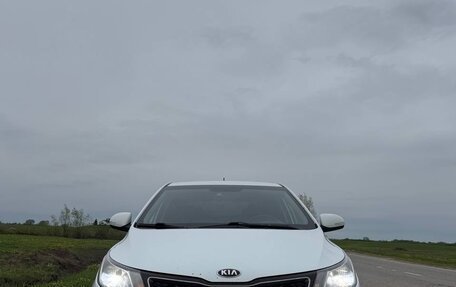 KIA Rio III рестайлинг, 2015 год, 1 000 000 рублей, 9 фотография