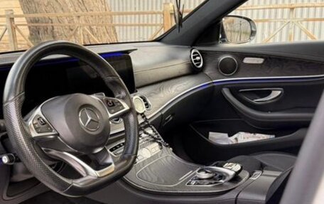 Mercedes-Benz E-Класс, 2016 год, 2 500 000 рублей, 1 фотография