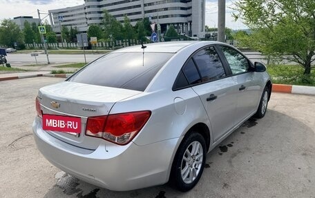 Chevrolet Cruze II, 2010 год, 545 000 рублей, 4 фотография