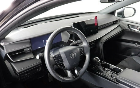 Toyota Camry, 2024 год, 3 877 000 рублей, 9 фотография