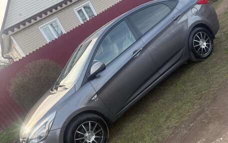 Hyundai Solaris II рестайлинг, 2016 год, 1 040 000 рублей, 1 фотография