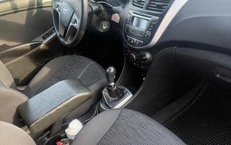 Hyundai Solaris II рестайлинг, 2016 год, 1 040 000 рублей, 12 фотография