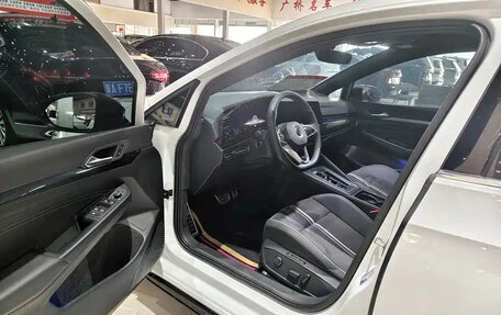 Volkswagen Golf VIII, 2023 год, 1 721 000 рублей, 7 фотография