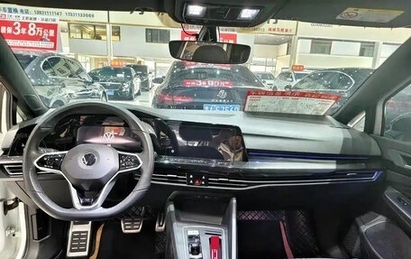 Volkswagen Golf VIII, 2023 год, 1 721 000 рублей, 5 фотография