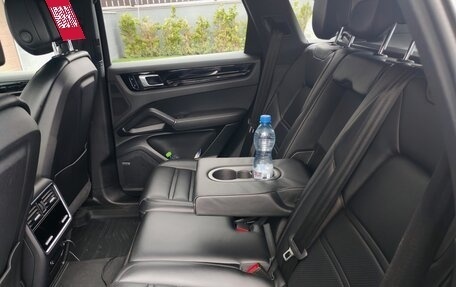 Porsche Cayenne III, 2018 год, 6 050 000 рублей, 8 фотография