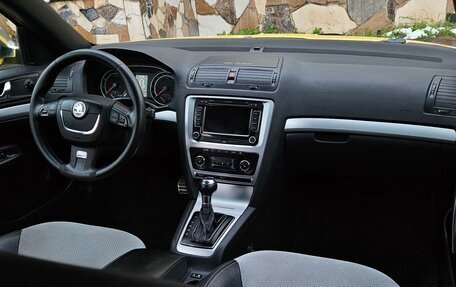 Skoda Octavia RS, 2010 год, 1 250 000 рублей, 11 фотография