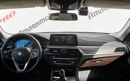 BMW 5 серия, 2018 год, 3 220 000 рублей, 11 фотография