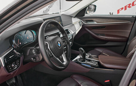 BMW 5 серия, 2018 год, 3 220 000 рублей, 10 фотография