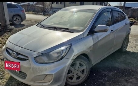 Hyundai Solaris II рестайлинг, 2011 год, 320 000 рублей, 2 фотография