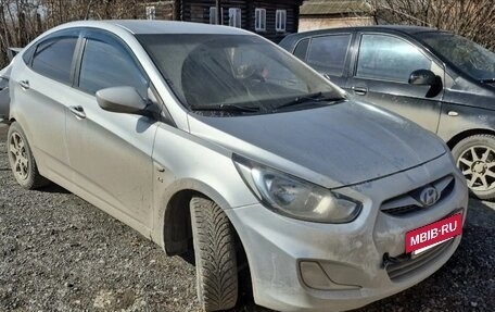 Hyundai Solaris II рестайлинг, 2011 год, 320 000 рублей, 4 фотография
