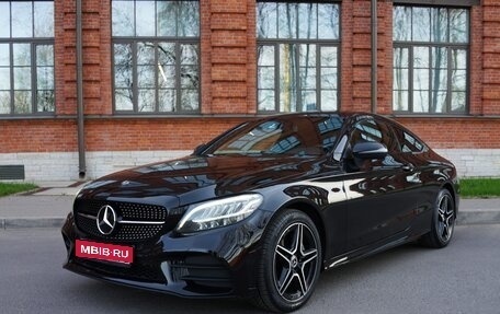Mercedes-Benz C-Класс, 2018 год, 3 900 000 рублей, 1 фотография
