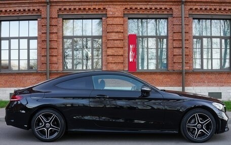 Mercedes-Benz C-Класс, 2018 год, 3 900 000 рублей, 4 фотография