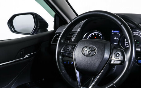 Toyota Camry, 2021 год, 2 790 000 рублей, 13 фотография
