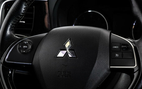 Mitsubishi Outlander III рестайлинг 3, 2016 год, 1 849 000 рублей, 11 фотография
