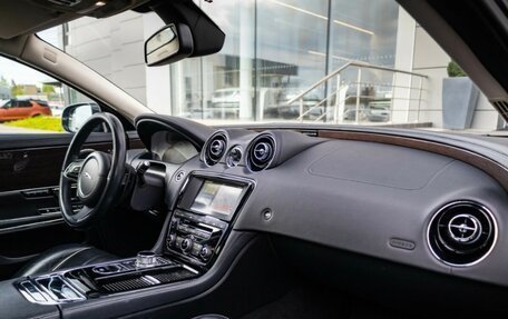 Jaguar XJ IV (X351), 2017 год, 2 960 000 рублей, 6 фотография