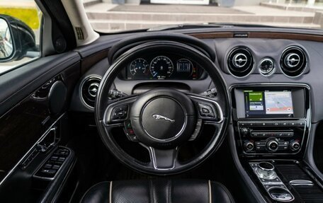 Jaguar XJ IV (X351), 2017 год, 2 960 000 рублей, 11 фотография