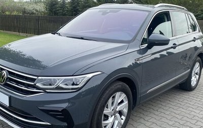 Volkswagen Tiguan II, 2023 год, 3 100 000 рублей, 1 фотография