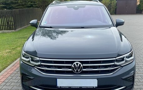 Volkswagen Tiguan II, 2023 год, 3 100 000 рублей, 14 фотография