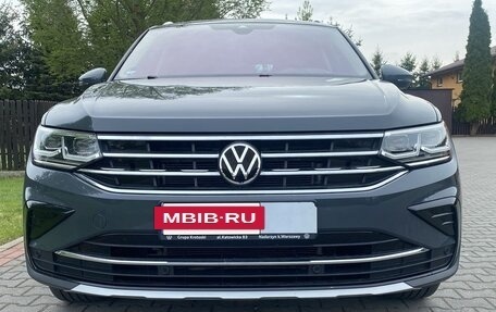 Volkswagen Tiguan II, 2023 год, 3 100 000 рублей, 15 фотография