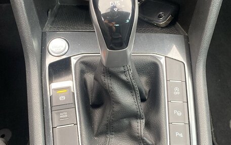 Volkswagen Tiguan II, 2023 год, 3 100 000 рублей, 27 фотография