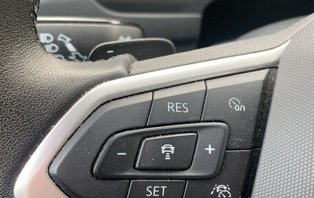 Volkswagen Tiguan II, 2023 год, 3 100 000 рублей, 31 фотография