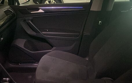 Volkswagen Tiguan II, 2023 год, 3 100 000 рублей, 33 фотография