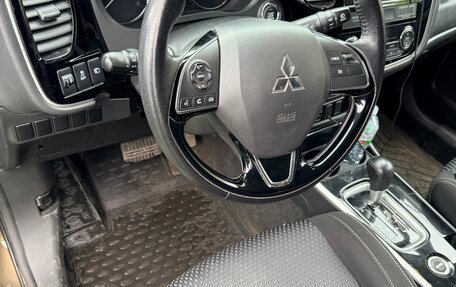 Mitsubishi Outlander III рестайлинг 3, 2018 год, 2 100 000 рублей, 8 фотография
