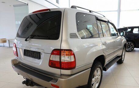 Toyota Land Cruiser 100 рестайлинг 2, 2006 год, 5 990 000 рублей, 5 фотография