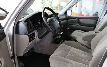 Toyota Land Cruiser 100 рестайлинг 2, 2006 год, 5 990 000 рублей, 14 фотография