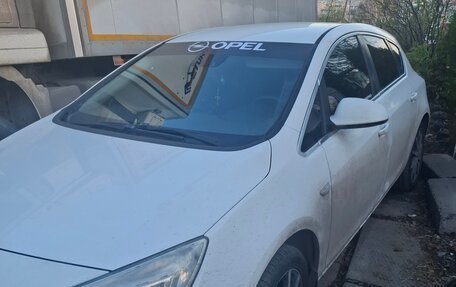 Opel Astra J, 2010 год, 750 000 рублей, 2 фотография