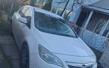 Opel Astra J, 2010 год, 750 000 рублей, 1 фотография