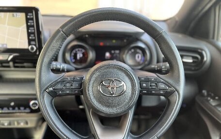 Toyota Yaris, 2021 год, 1 223 000 рублей, 6 фотография