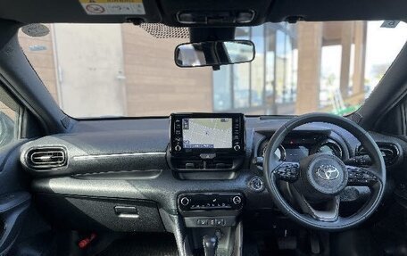 Toyota Yaris, 2021 год, 1 223 000 рублей, 5 фотография