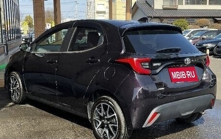 Toyota Yaris, 2021 год, 1 223 000 рублей, 3 фотография