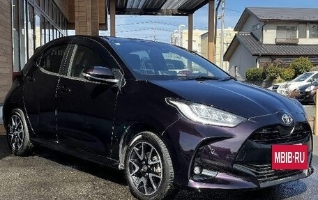 Toyota Yaris, 2021 год, 1 223 000 рублей, 2 фотография
