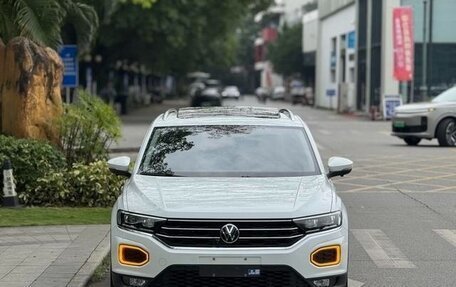 Volkswagen T-Roc I, 2021 год, 1 600 000 рублей, 2 фотография