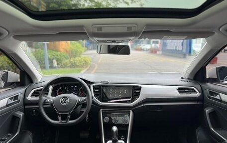 Volkswagen T-Roc I, 2021 год, 1 600 000 рублей, 10 фотография