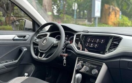 Volkswagen T-Roc I, 2021 год, 1 600 000 рублей, 21 фотография